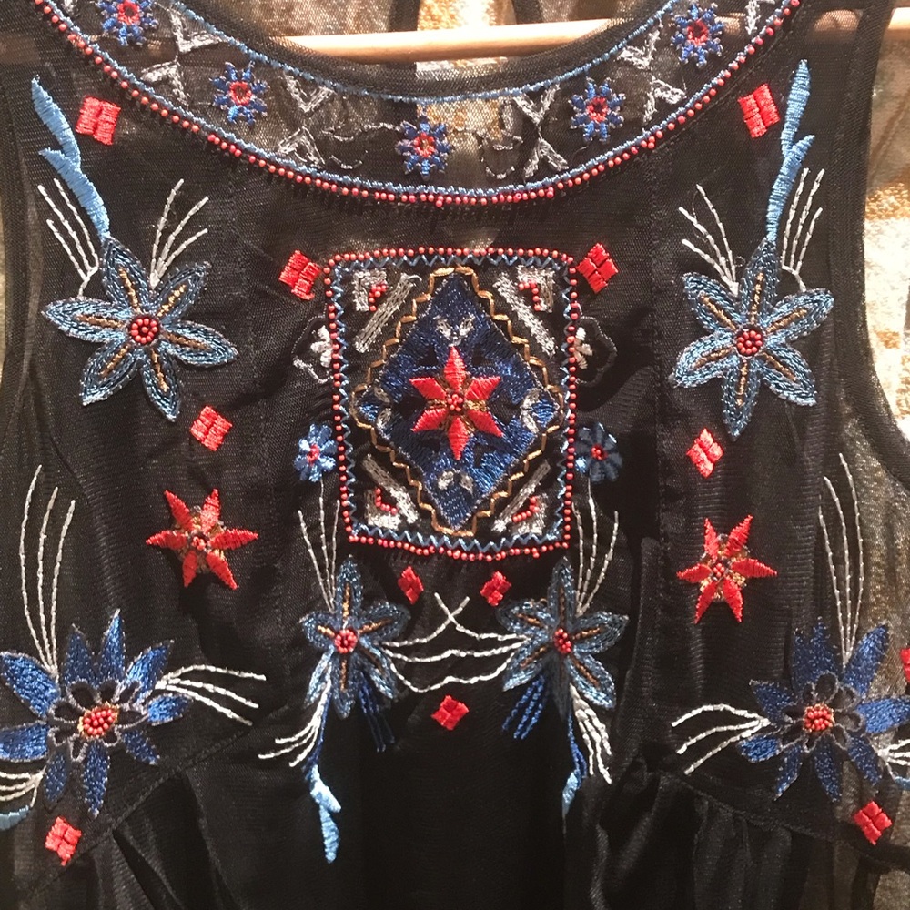 Beautiful top! - Picture 3 of 4